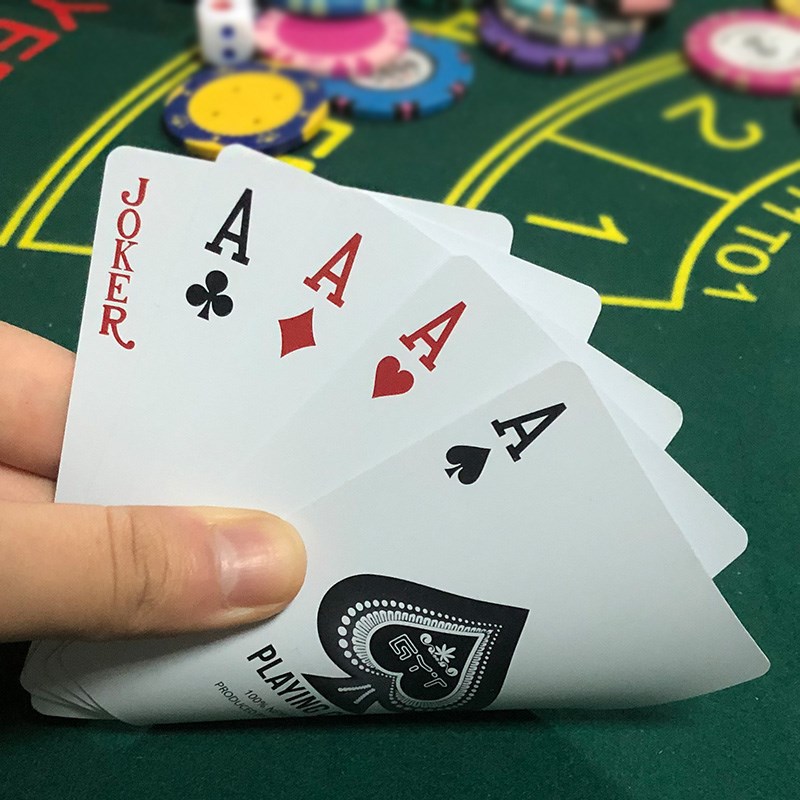 Board Game Viral - 2 stücke Poker Karten Kunststoff 100%