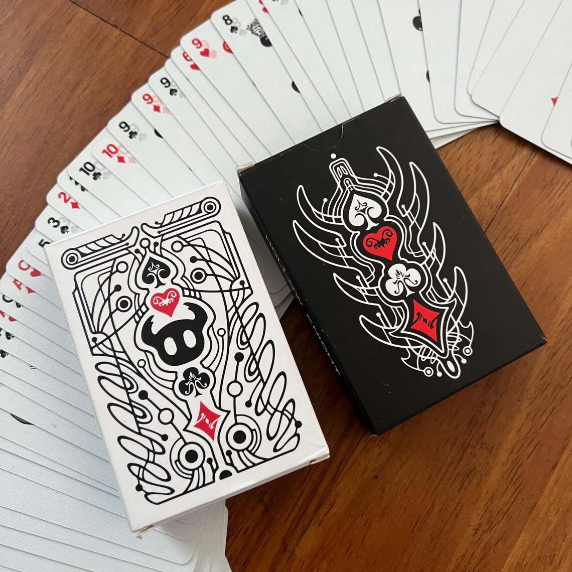 Hollow Knight Standard-Pokerka – Board Game Movie Bewertung und Preis